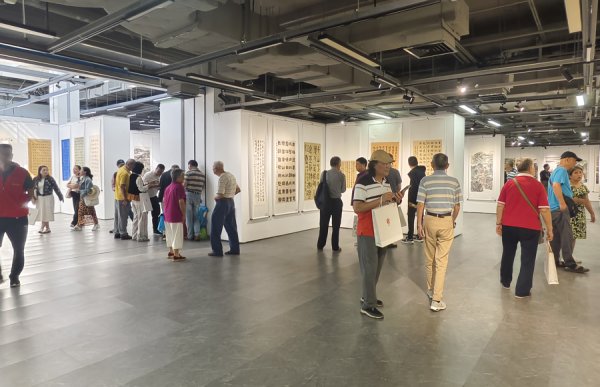 金御网 近180幅书画作品亮相，三十年“金桥之春”实现全民参与艺术